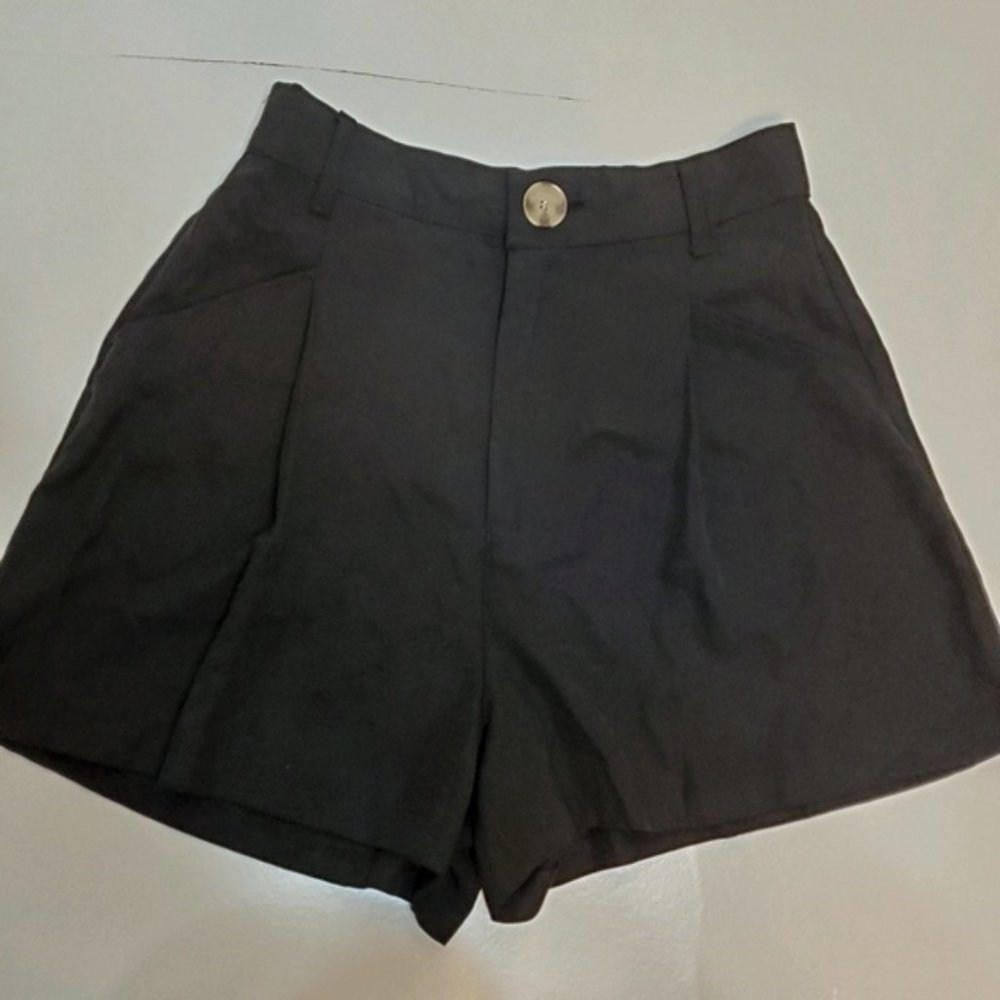 Zara Black Pleated Trouser Shorts